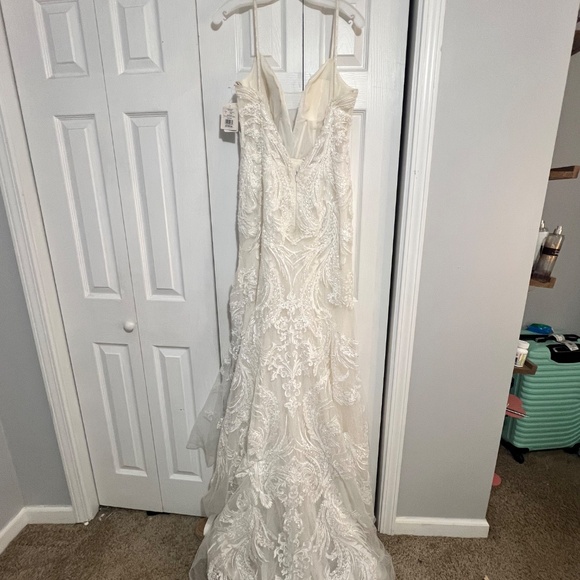 Galina Signature SWG941 trumpet wedding dress - Picture 11 of 12